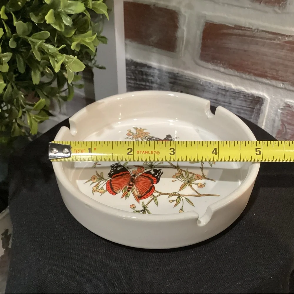 🟠 Vintage - Rare - Beautiful Painted Butterflies Designed Ashtray - Unique - Picture 8 of 9